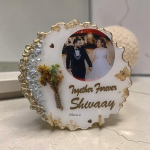 Engagement Frame (8")
