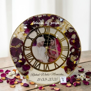 Luxury Resin Varmala Preservation Clock